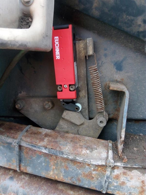 New safety limit switch needed to fix a road sweeper Hako CM300.