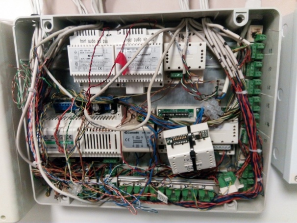 Comelit video entry system fault what a mess.