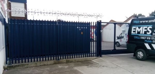 Back to site Feb 2018 to install 20 Meters of Spin Guard Vanes to the side service entrance. This is left side of sliding gate.